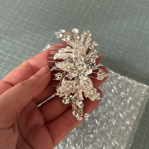 Bridal hair comb - Swarovski crystal main image 4